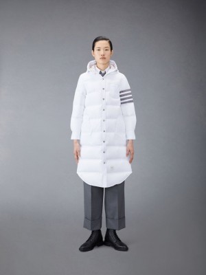 Thom Browne Downfilled Ripstop 4-Bar Hooded Shirtdress Mäntel Damen Weiß | EGU59B83084